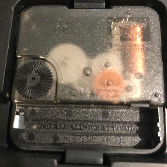 NHL Calgary Flames Clock 14 Inch Diameter Logo - Picture 3 of 4